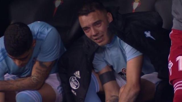 Aspas, llorando en el banquillo en el Celta - Villarreal. Foto: Twitter (@elchiringuitotv)