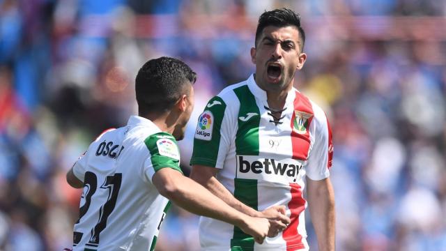 Santos celebra su gol contra el Getafe en el Coliseum. Foto: Twitter (@CDLeganés)