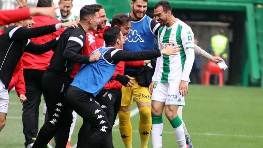 El Córdoba celebra un gol en el partido ante el Mallorca. Foto: Twitter (@Cordobacfsad)