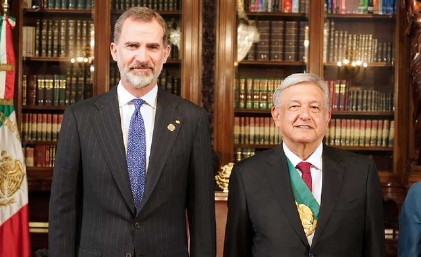 Felipe VI junto a López Obrador en su toma de posesión en 2018.