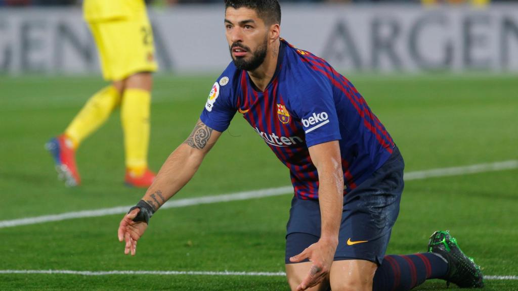 Luis Suárez se lamenta durante el Villarreal - Barcelona de La Liga