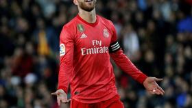 Sergio Ramos protesta en el partido ante el Valencia