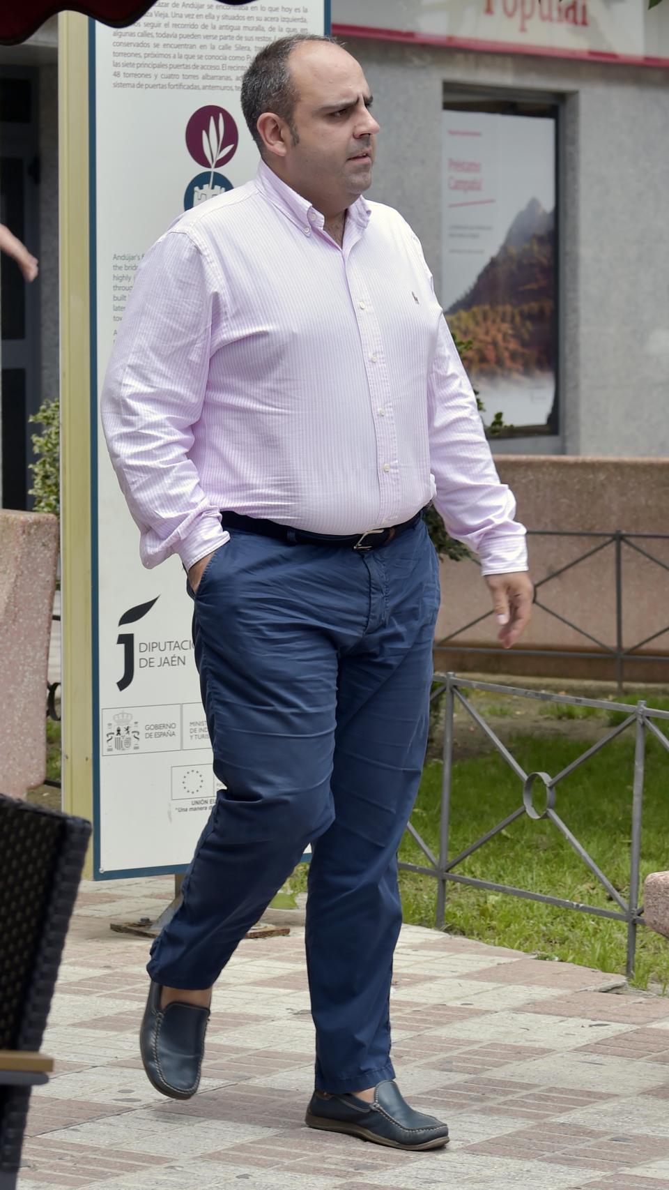 Julio Ruz paseando por las calles de Andújar.