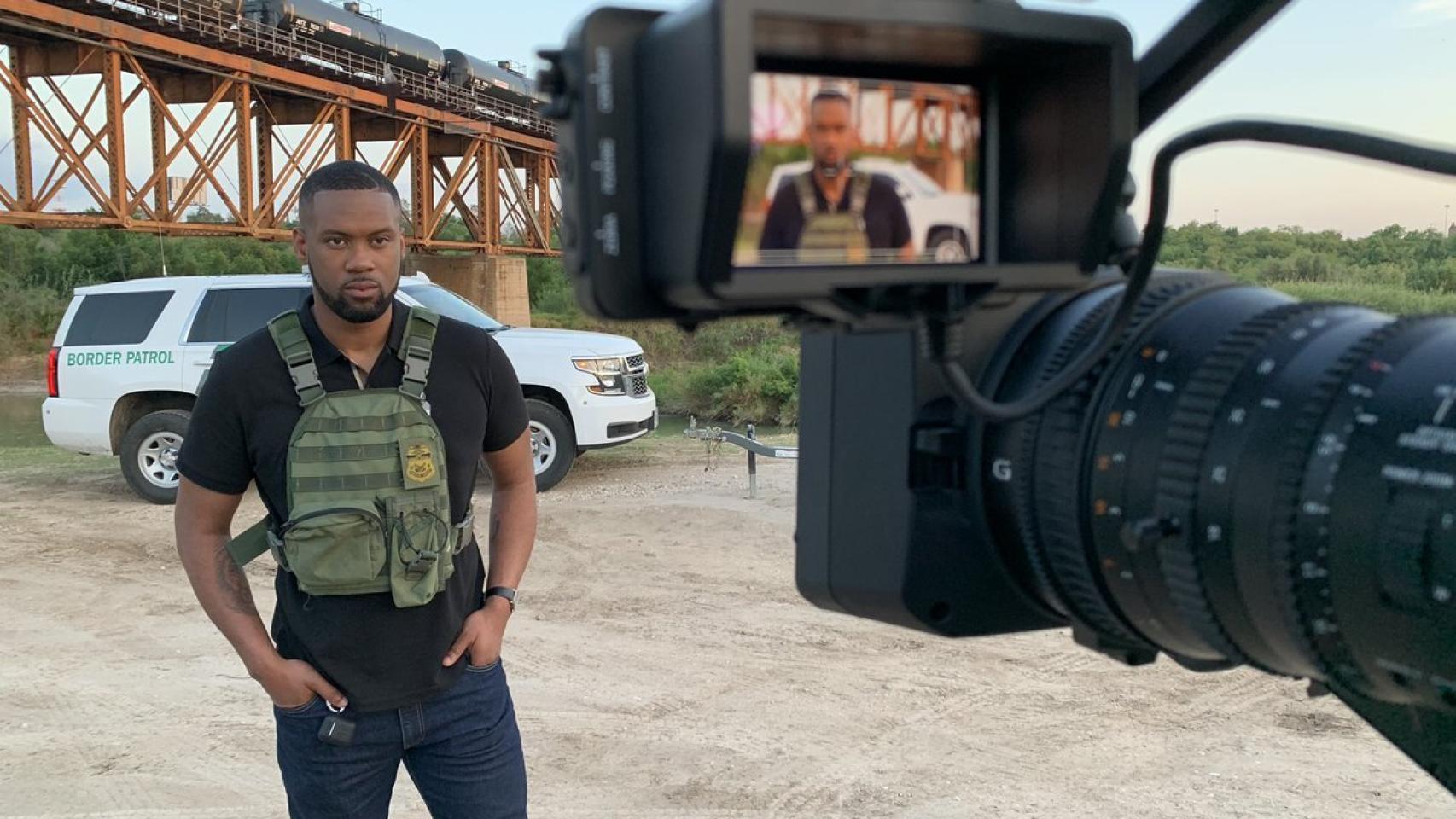 El reportero de la Fox Lawrence Jones desde la frontera.