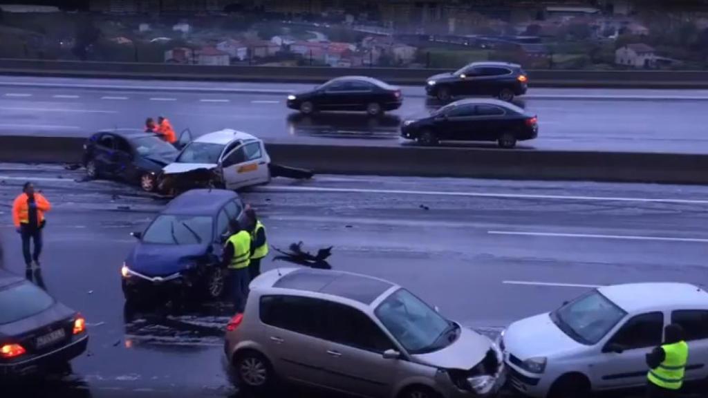 El accidente ha tenido lugar a la altura de la Ciudad de la Cultura de la ciudad.