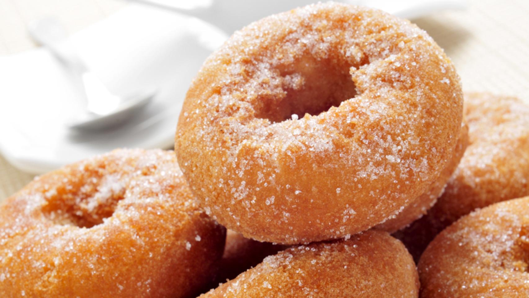 Unas rosquillas tradicionales con un poquito de azúcar.