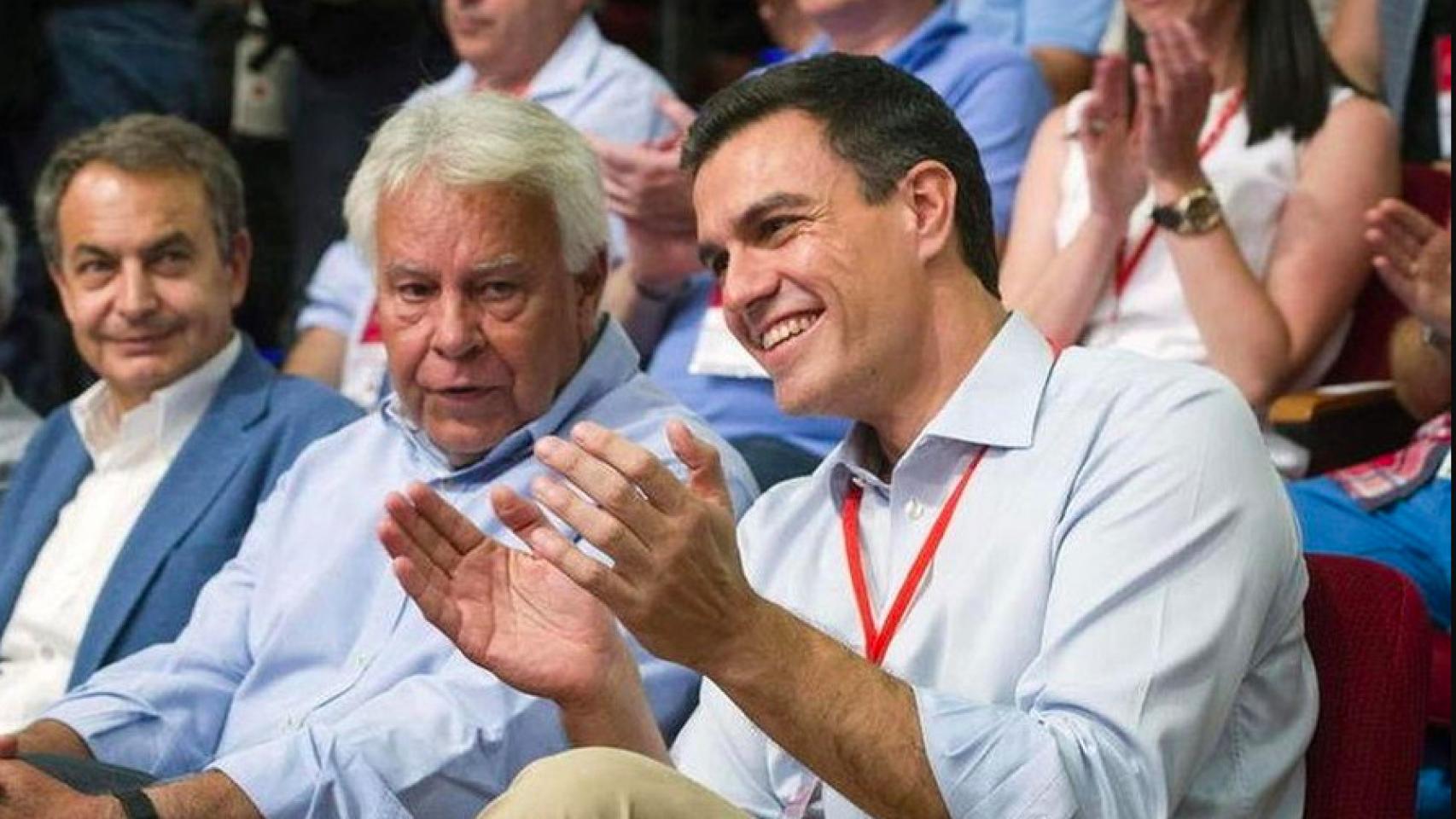 Pedro Sánchez, con Felipe González y José Luis Rodríguez Zapatero, en una imagen de archivo.