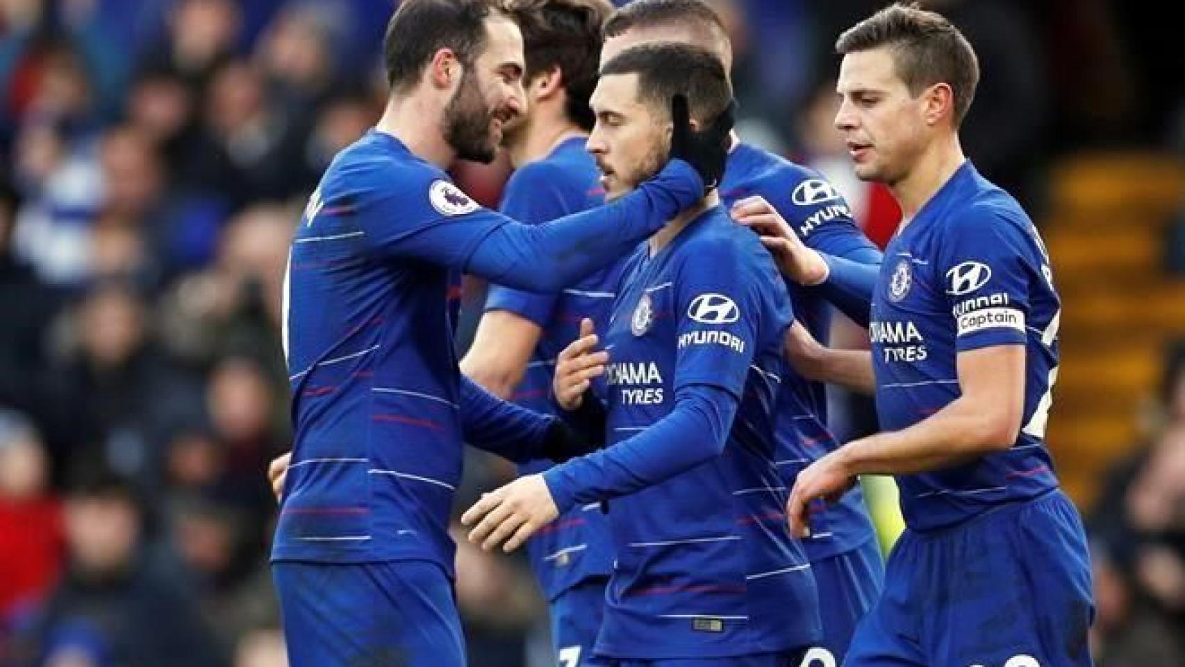 Higuaín y Hazard celebran un gol