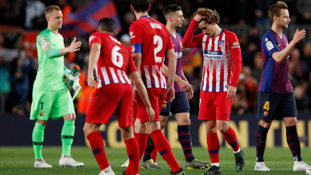 Griezmann, cabizbajo tras caer en el Camp Nou