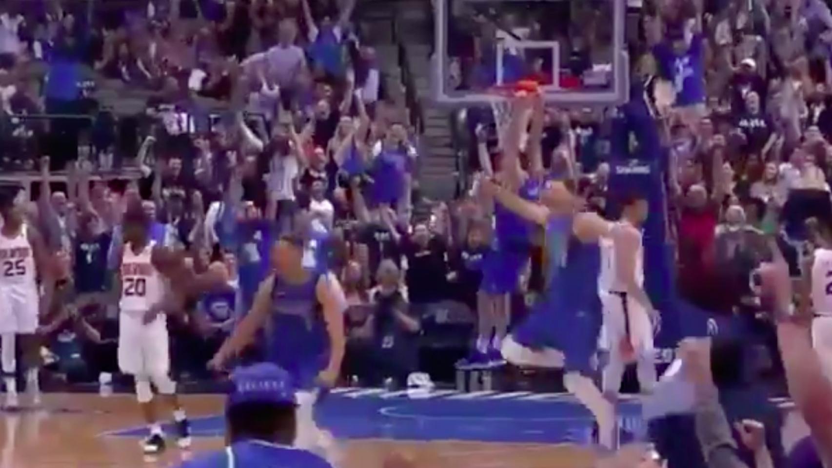 La loca reacción de Doncic a las jugadas destacadas de Nowitzki en su despedida