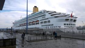 Crucero atracado en el puerto de A Coruña