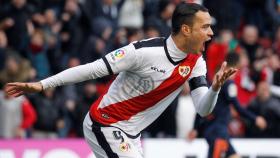 De Tomás celebra un gol con el Rayo Vallecano