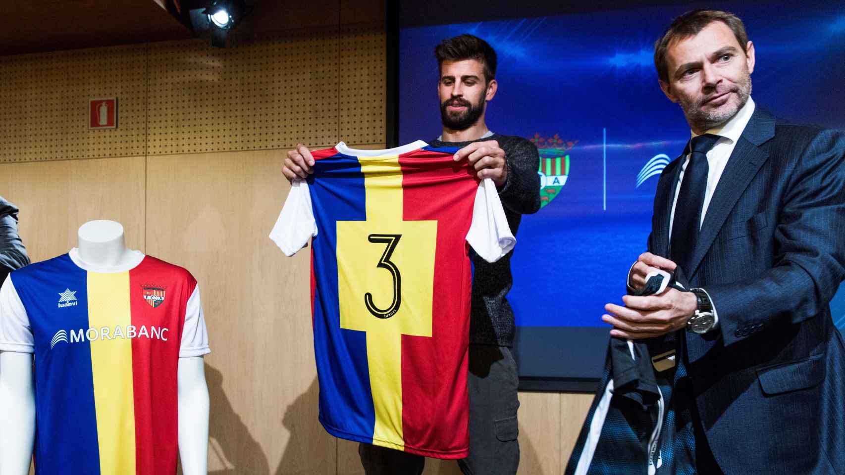 Gerard Piqué, con la camiseta del Andorra