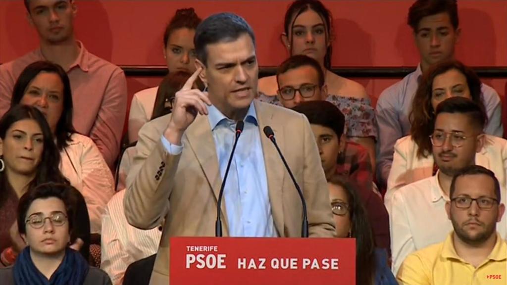 Pedro Sánchez, de mitin en la Pirámide de Arona, en Tenerife.