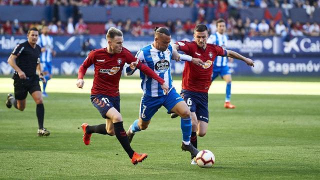 Partido entre Osasuna y RC Deportivo en El Sadar.