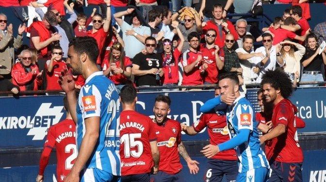 El Osasuna consiguió remontar el primer gol del Dépor (Foto: IÑIGO ALZUGARAY)