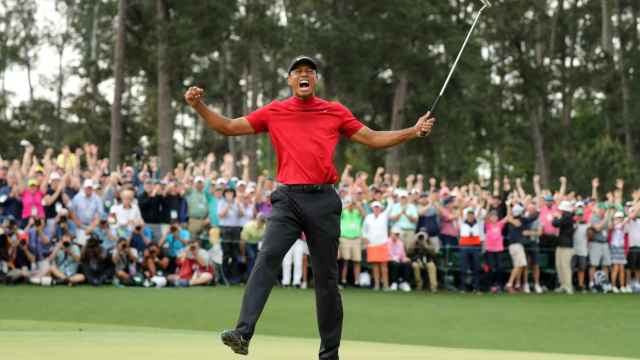 Tiger Woods celebra una nueva victoria