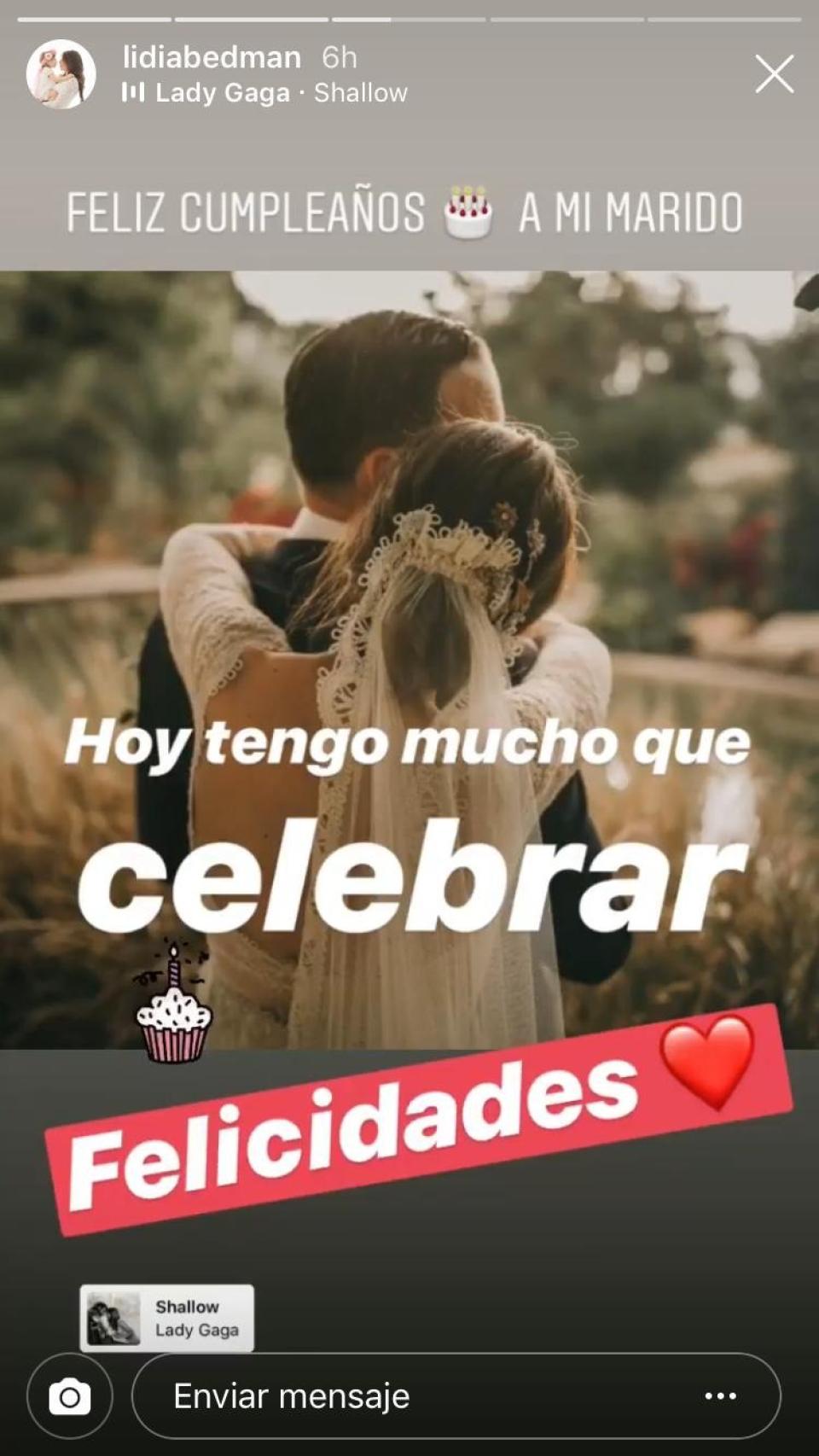 Lidia Bedman felicita a su marido, Santiago Abascal, el día de su cumpleaños.