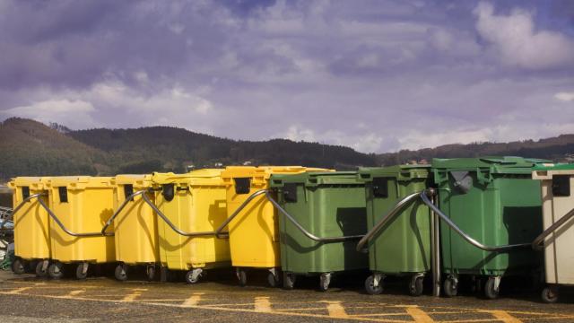 El transporte de residuos de Sogama comienza hoy una huelga indefinida