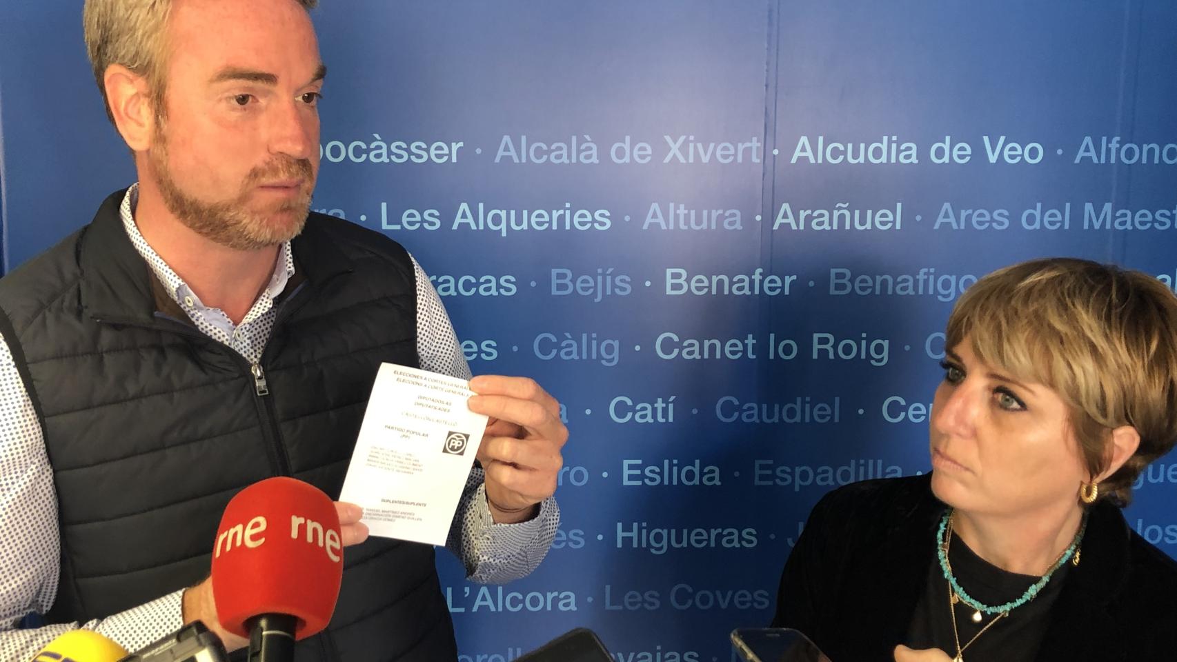 El número 1 del PP al Congreso por Castellón, Óscar Clavell, y la secretaria general del PP de Castellón, Elena Vicente-Ruiz.