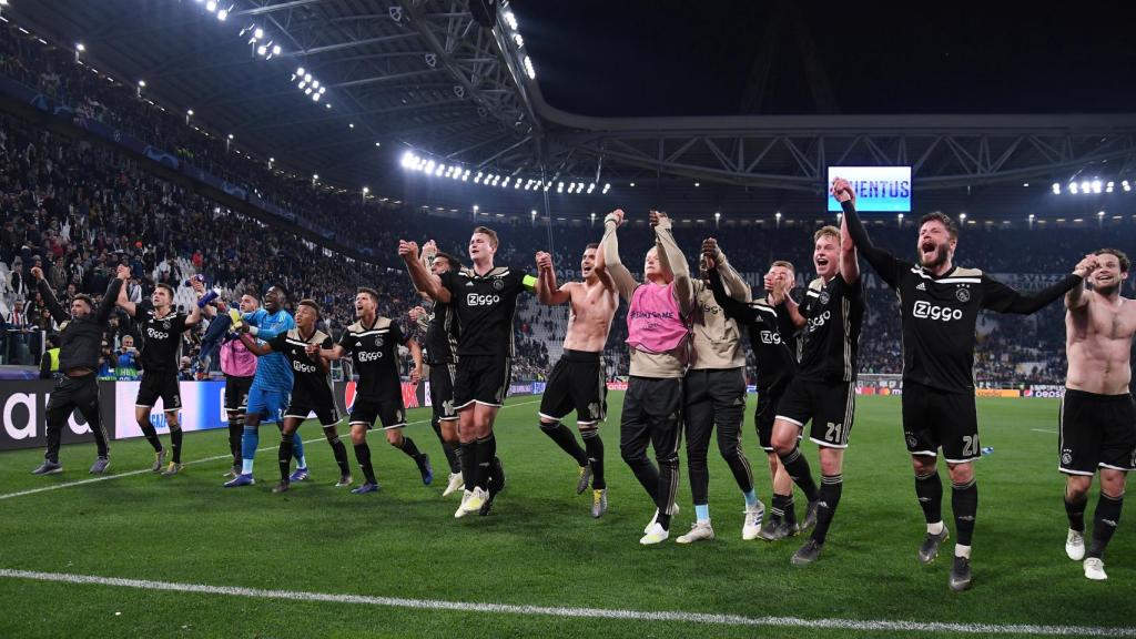 El Ajax celebra el pase a semifinales de la Champions League