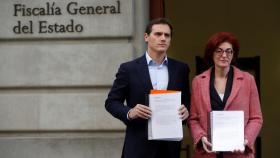 Rivera y Pagazaurtundúa, a las puertas de la Fiscalía General para presentar una denuncia por los hechos de Rentería.