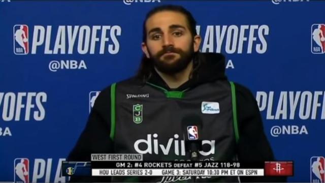 Ricky Rubio en rueda de prensa con la camiseta del Joventut