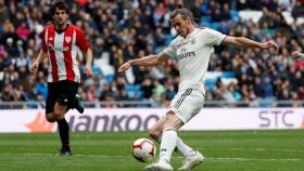 Gareth Bale no logra superar la portería de Herrerín