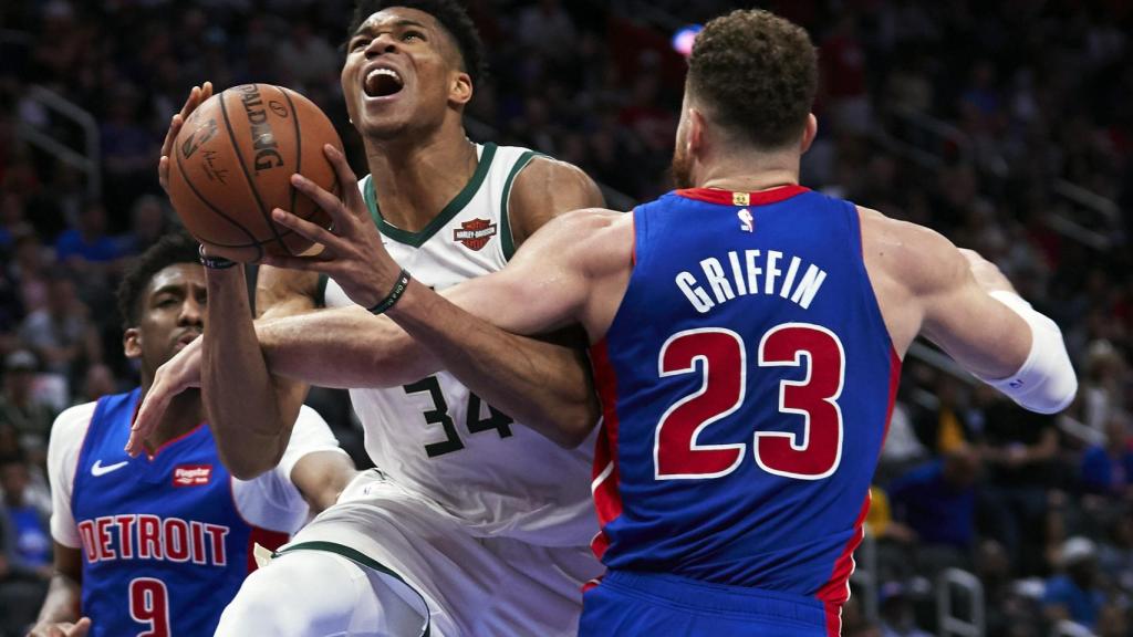 Antetokounmpo y Griffin en el Pistons-Bucks.