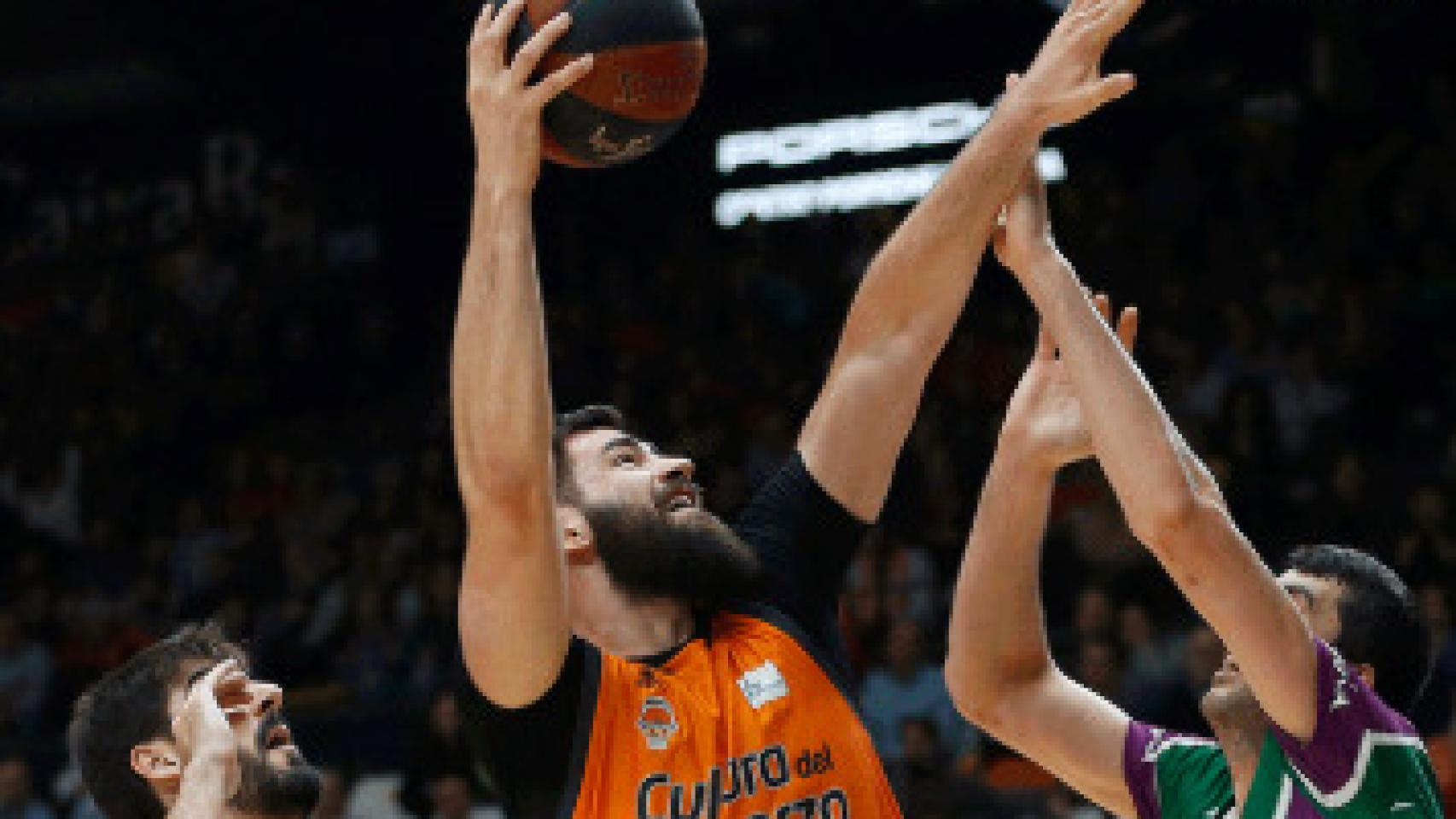 El Valencia arroya al Unicaja y se consagra en la cuarta plaza. Foto: Twitter. (@valenciabasket)