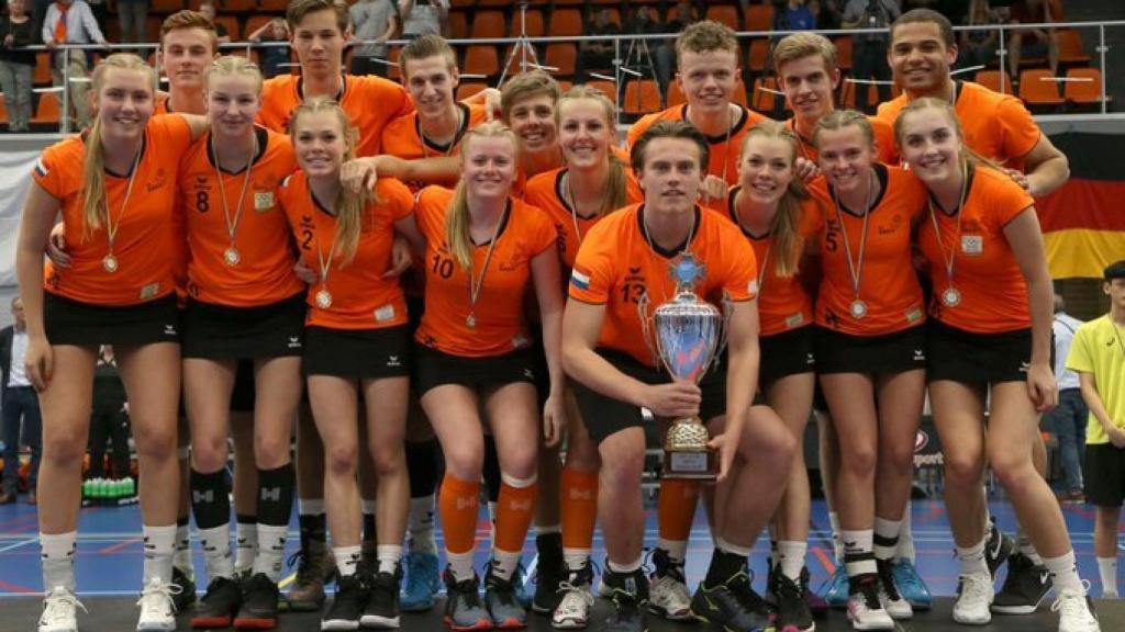 Selección de Holanda de korfbal sub19. Foto: Twitter (@korfball)