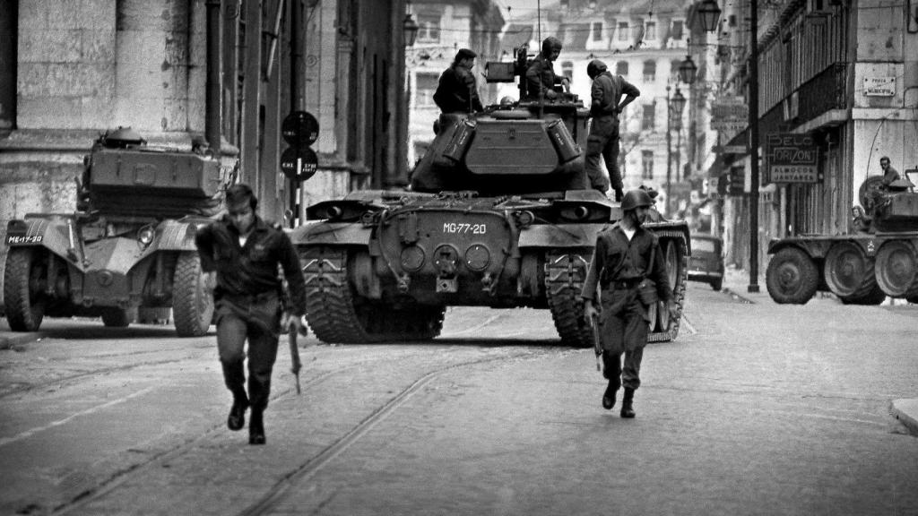 Uno de los tanques en el Terreiro do Paço, en Lisboa.