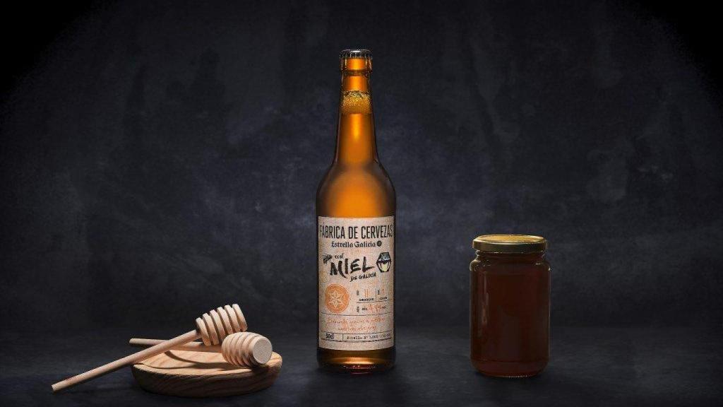 Estrella Galicia saca al mercado una cerveza con miel gallega