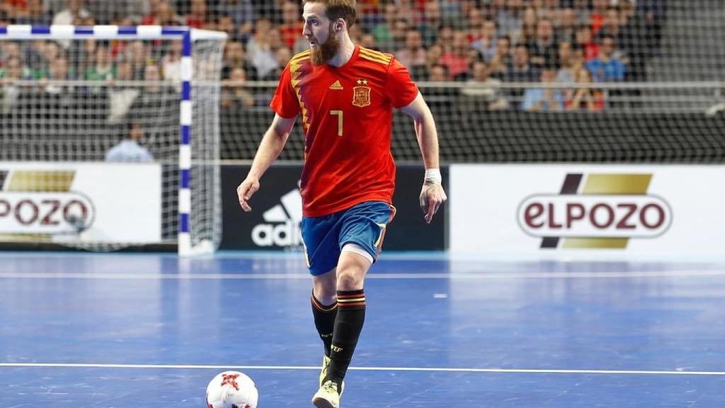 Pola, durante un partido con la selección. Foto: Twitter (@Pola7Oficial)