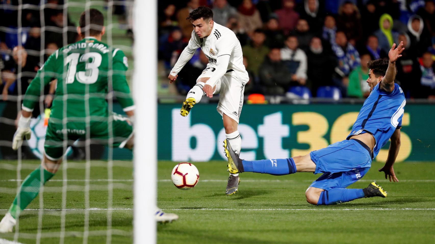 Brahim dispara a puerta ante el Getafe