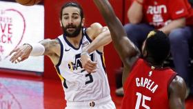 Ricky Rubio ante Capela