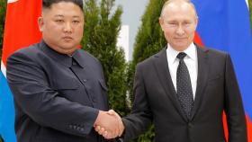 Kim Jong-un pide a Putin trabajar juntos para resolver el problema nuclear