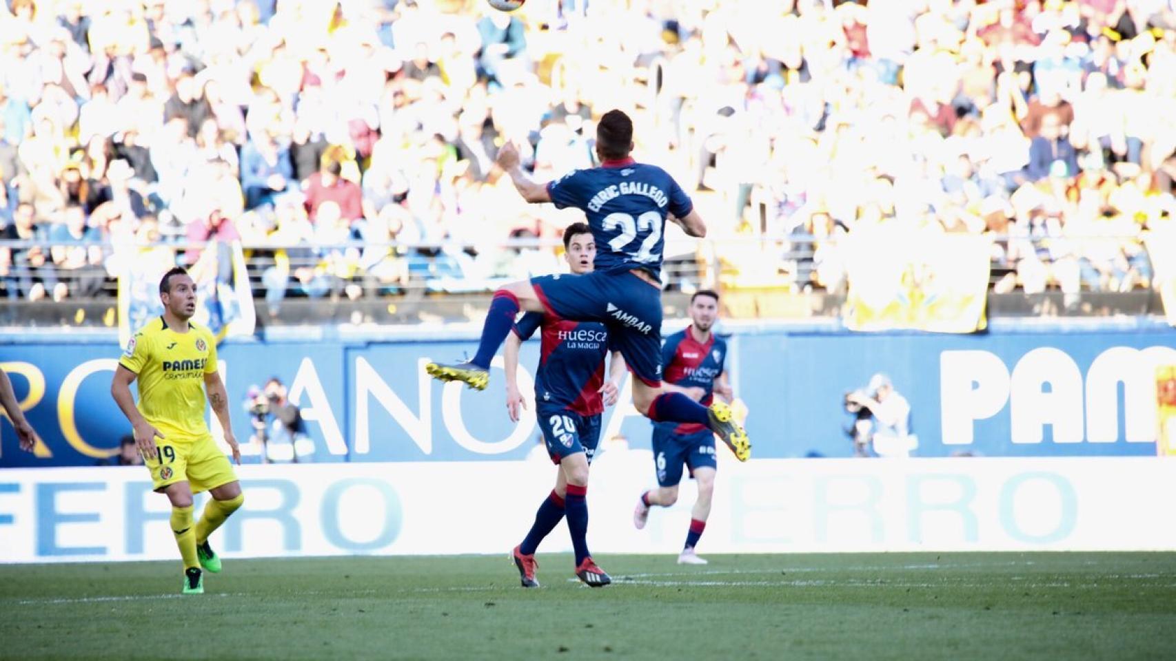 Enric Gallego, en un momento del partido. Foto: Twitter (@SDHuesca)