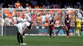 Parejo, abatido tras el gol de Charles