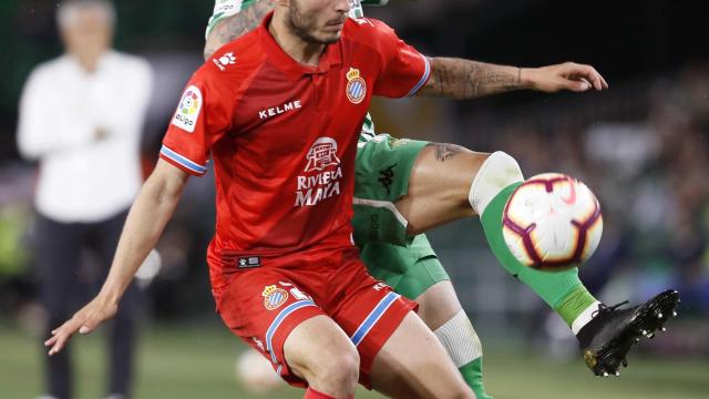 Jesé y Lluis López, en un momento del partido