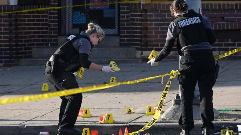 Policía de Baltimore en la escena del crimen.