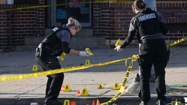 Policía de Baltimore en la escena del crimen.