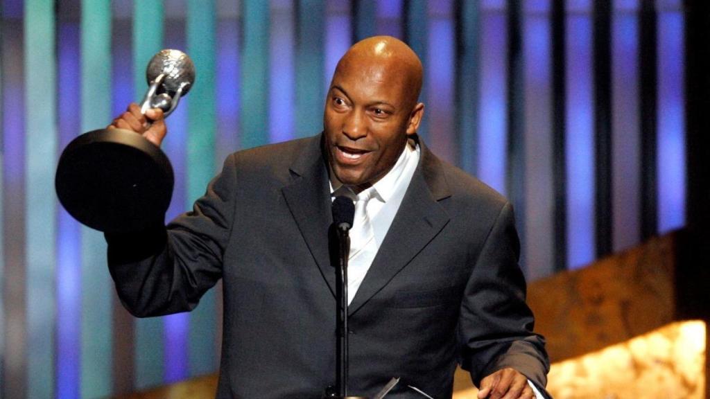 John Singleton, recogiendo un galardón