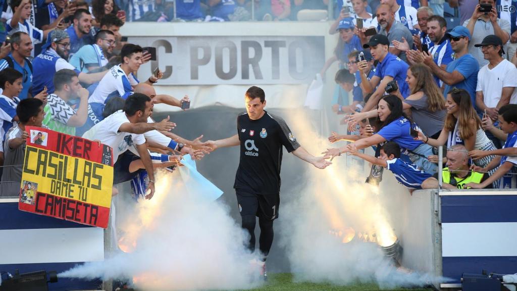 Iker Casillas, un emblema para la afición del Oporto