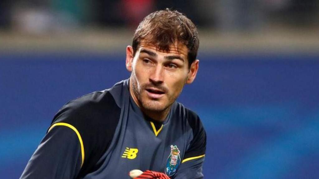 Casillas, durante un partido con el Oporto