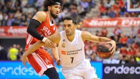 Facundo Campazzo supera a Booker