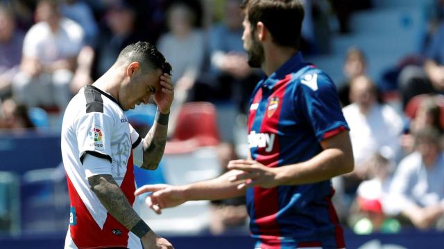 El Levante golea al Rayo y les deja al borde del abismo de Segunda