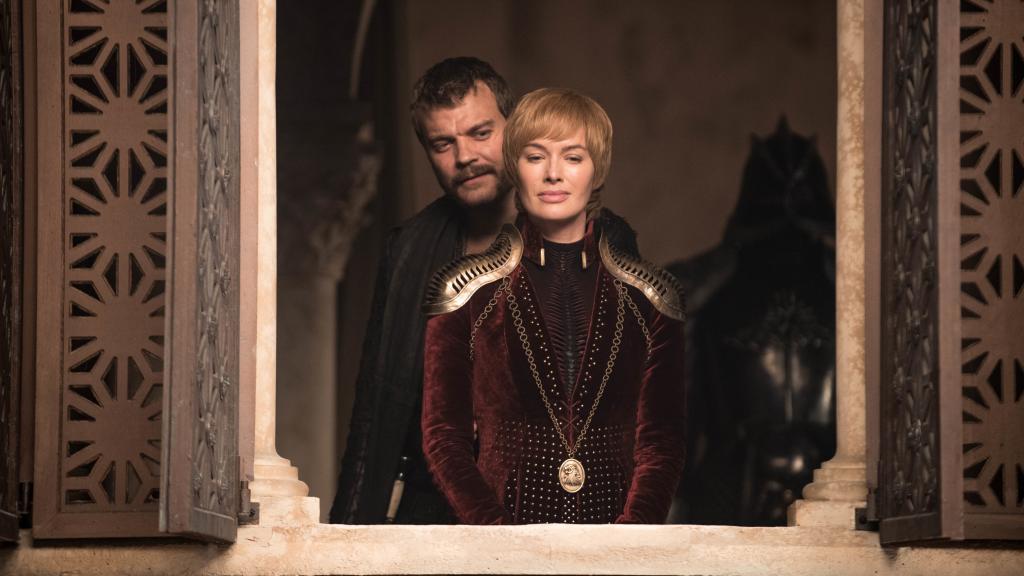 Euron Greyjoy y Cersei en Desembarco del Rey.