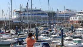 Actividad frenética en el Puerto coruñés: 13.000 cruceristas en 5 escalas esta semana