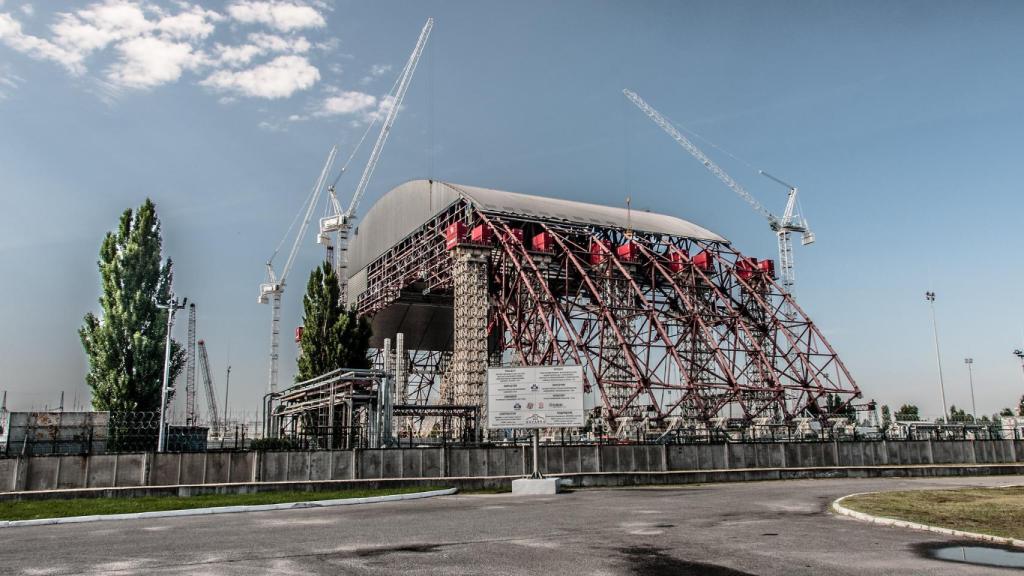 Sarcófago que cubre la central de Chernobyl